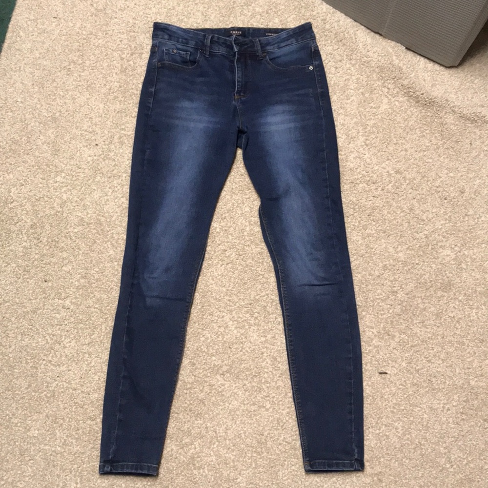 Dark wash skinny jeans